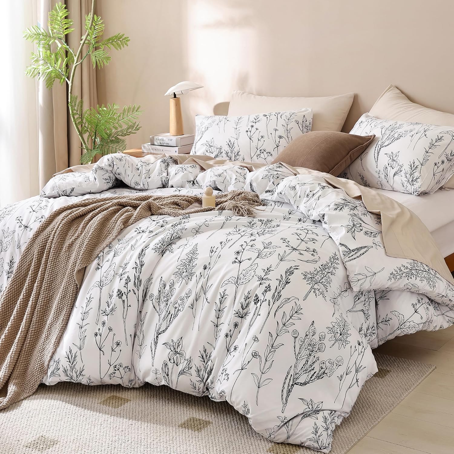 Duvet Cover Queen Size, 3 Pieces Floral Duvet Cover with Black Botanical Patterns Soft Microfiber Bedding Set with Zipper Closure 4 Ties (2 Pillow Cases)-White